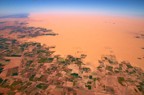 Slika izpodrivanje puščave s poljodeljstvom
